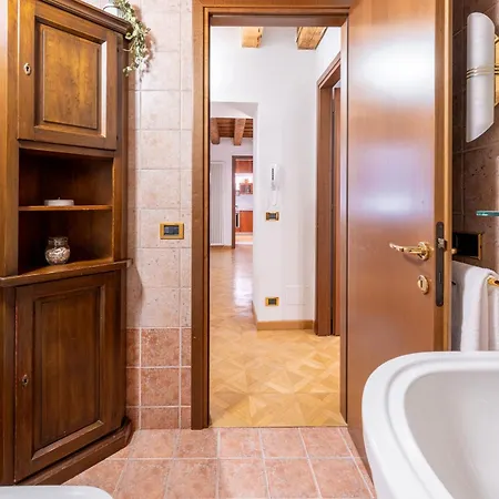 Sgarzerie Luxury Flat 2 120mq Верона